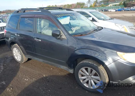 2011 Subaru Forester 2.5X Limited z USA, uszkodzony, nr VIN JF2SHAEC7BH713736